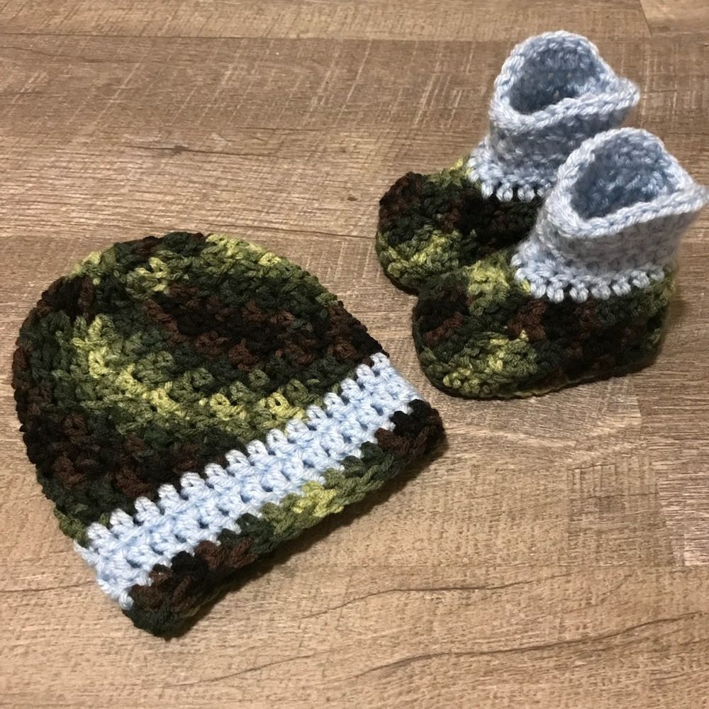 0/3 Month Baby Boys Camo/Blue Hat & Boots Set